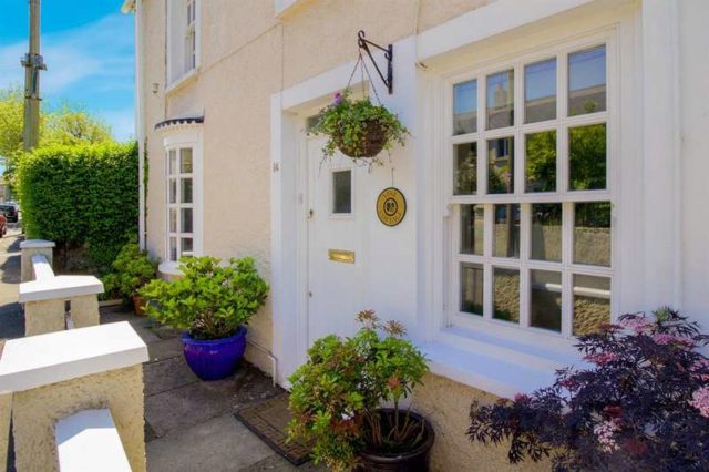  Image of 3 bedroom Cottage for sale in Newton Nottage Road Porthcawl CF36 at Porthcawl  Porthcawl, CF36 5PF